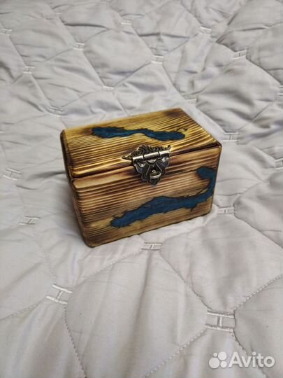 Шкатулка из массива сосны