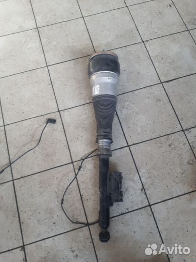 Стойка амортизатора (Пневмоподвеска) задняя правая