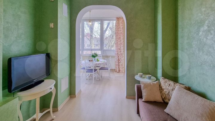 2-к. квартира, 81 м², 3/10 эт.