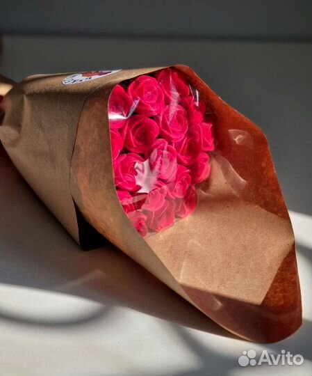 Красные Розы из Белого Шоколада - 19 Роз в Букете