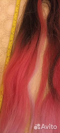 Канекалон, цветные волосы