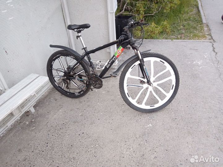 Велосипед на литых дисках bmw