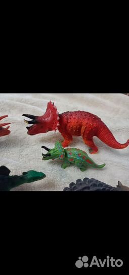 Игрушки динозавры. цена все