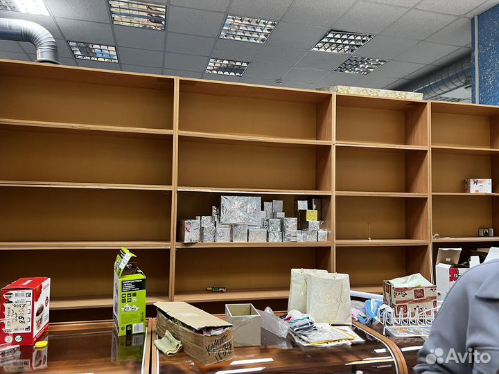 Стелажи, прилавки