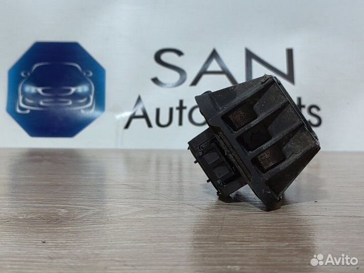 Поддомкратник Bmw 5 F10 N63B44 2011