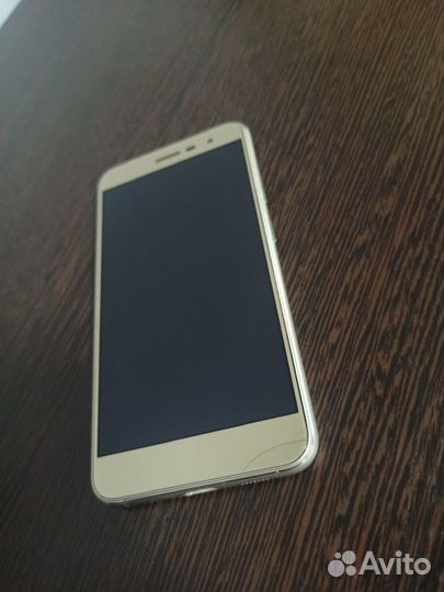 ASUS ZenFone 3 ZE520KL, 3/32 ГБ