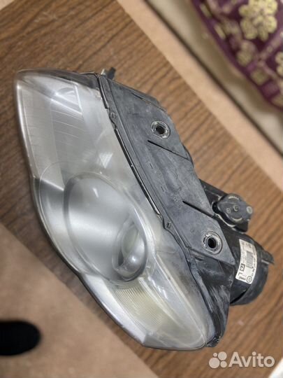 Фара левая Volkswagen Passat B6 галоген 05-10г