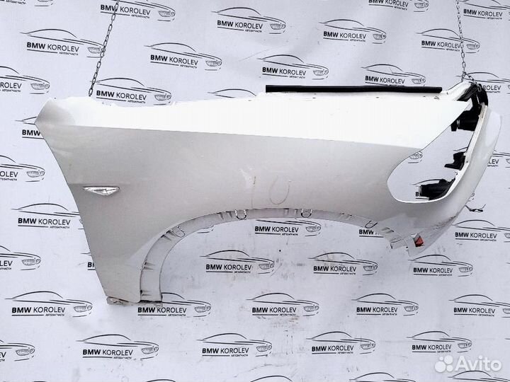 Крыло переднее правое (белое) USA BMW X5E70