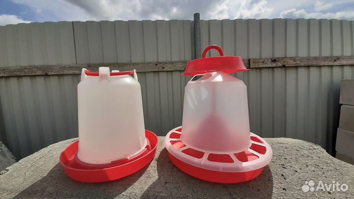 Кормушка и поилка для кур