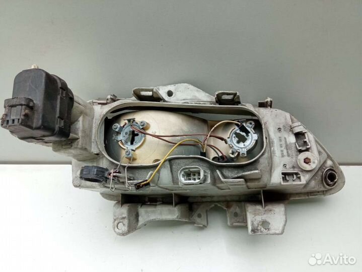 Фара передняя левая Renault Laguna 1