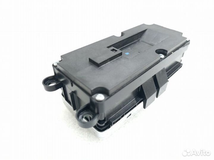 Блок управления стеклоподъемниками задний правый