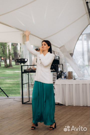 Ведущая (тамада) на свадьбу и юбилей