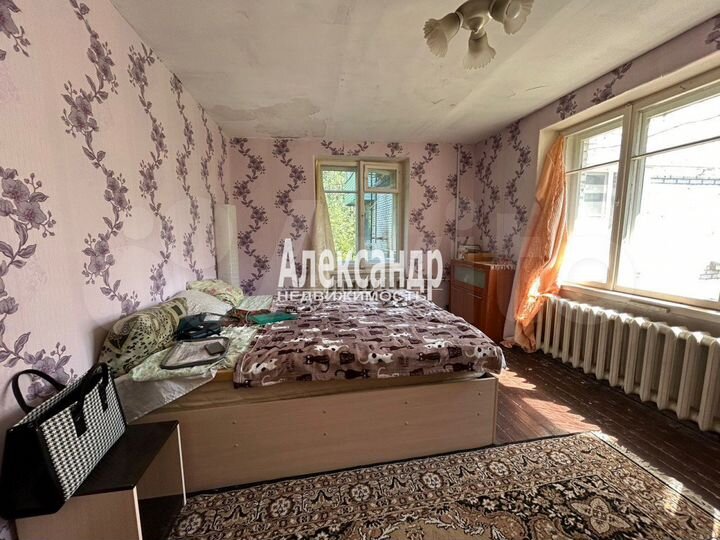 2-к. квартира, 42 м², 1/3 эт.