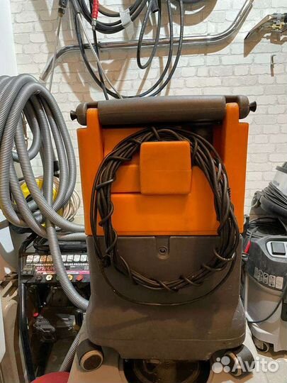 Профессиональный моющий пылесос экстрактор Taski