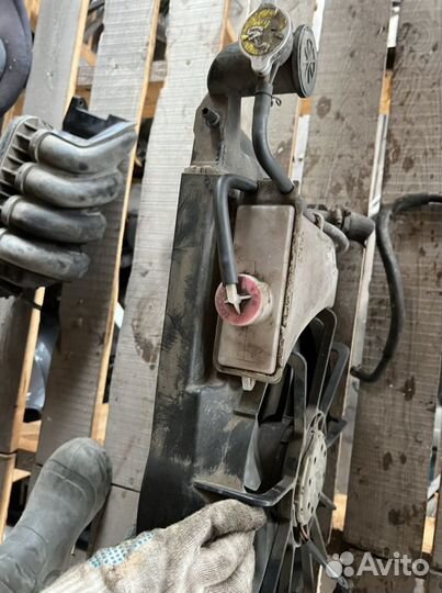 Радиатор основной диффузор Geely Vision 1.8