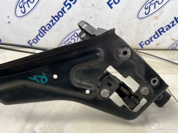 Крепление фары переднее правое Mercedes-Benz