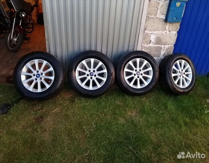 Hankook Winter I'Pike RS2 W429 215/65 R16 102T