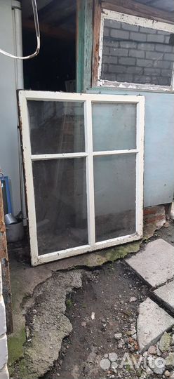 Оконные рамы со стеклом б/у