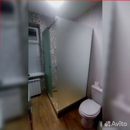 Душевая стеклянная кабина 120х100