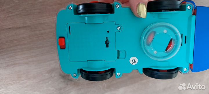 Музыкальная светящаяся машина