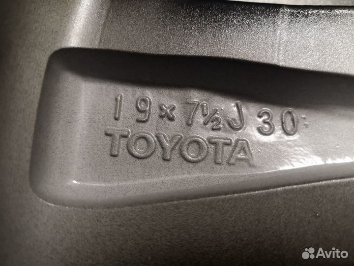 Диск литой Toyota Highlander R19 новый оригинал
