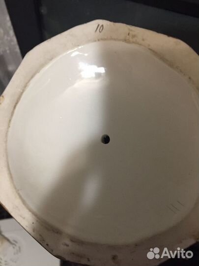 Фарфоровая статуэтка 