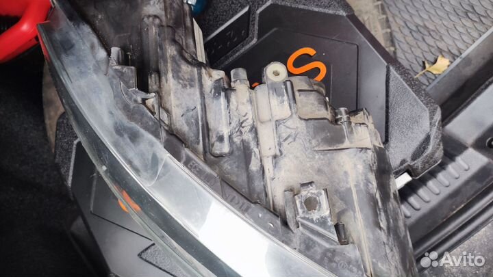 Правая фара volkswagen polo