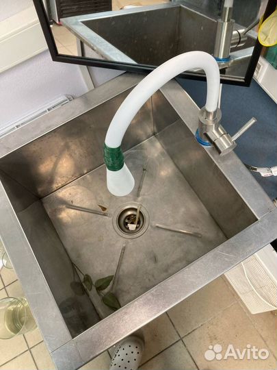 Мойка глубокая из нержавейки со смесителем
