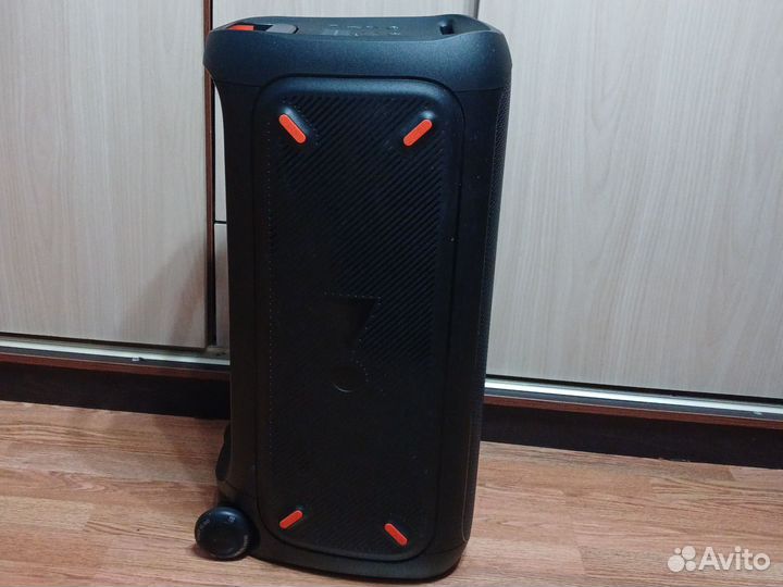 Музыкальная колонка jbl