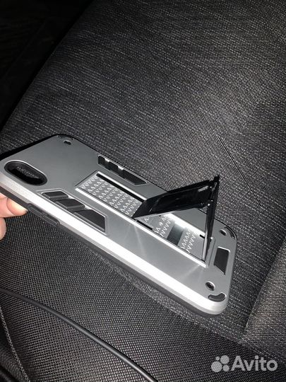 Магнитный чехол iPhone XR