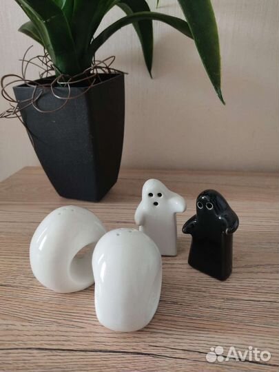 Солонка и перечница фарфор