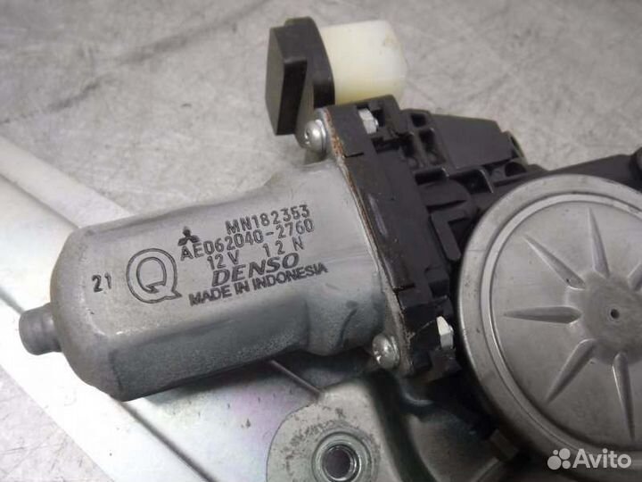 Стеклоподъемник задний правый Mitsubishi Pajero