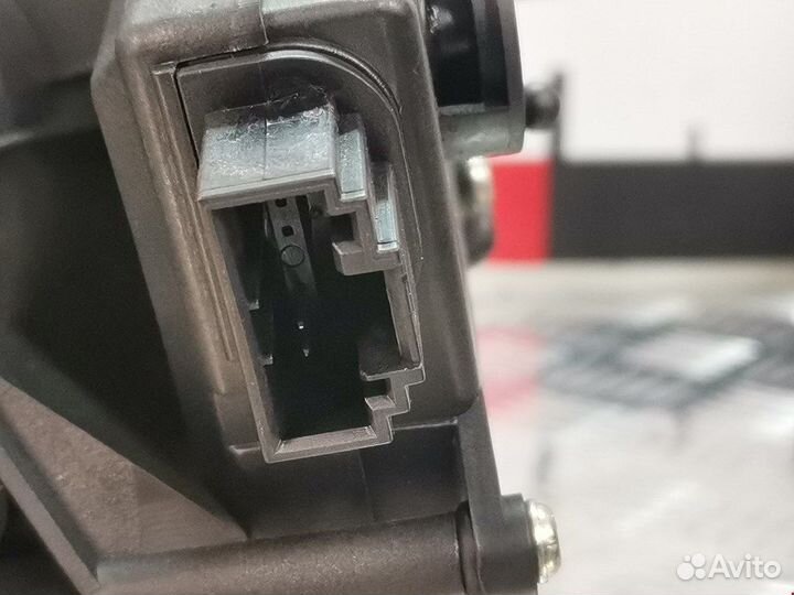 Моторчик печки для Opel Zafira B 13333050