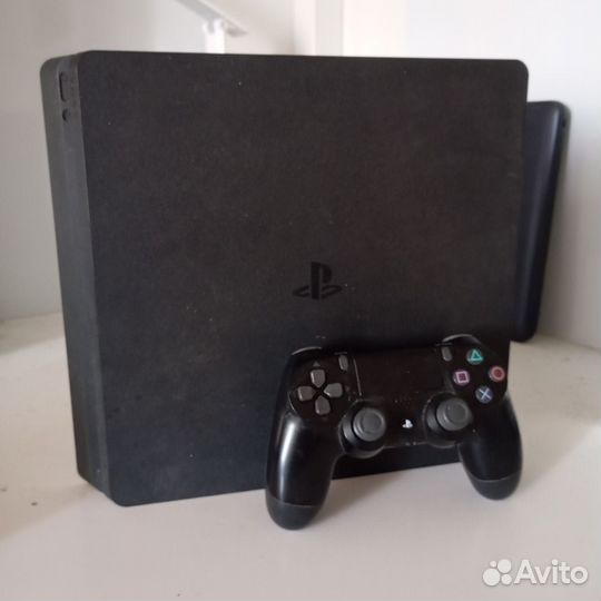 Sony PS4 Slim + 6 дисков