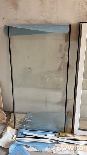 Окно и дверь на балкон