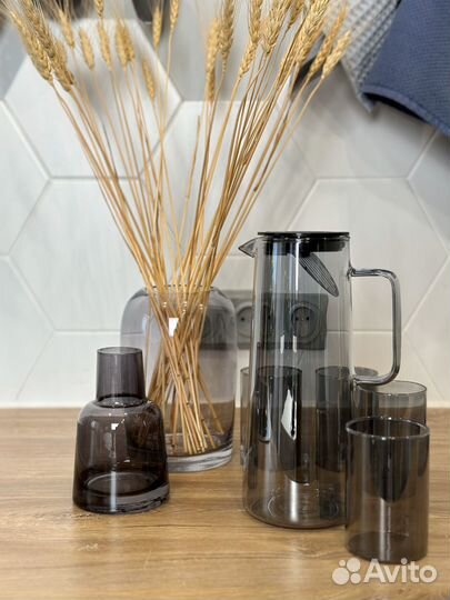 Набор из кувшина и стаканов