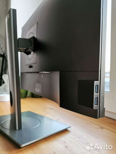 Монитор Dell P2418D
