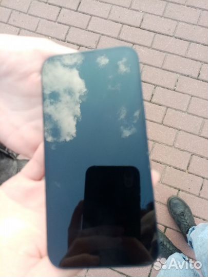 Телефон iPhone 13