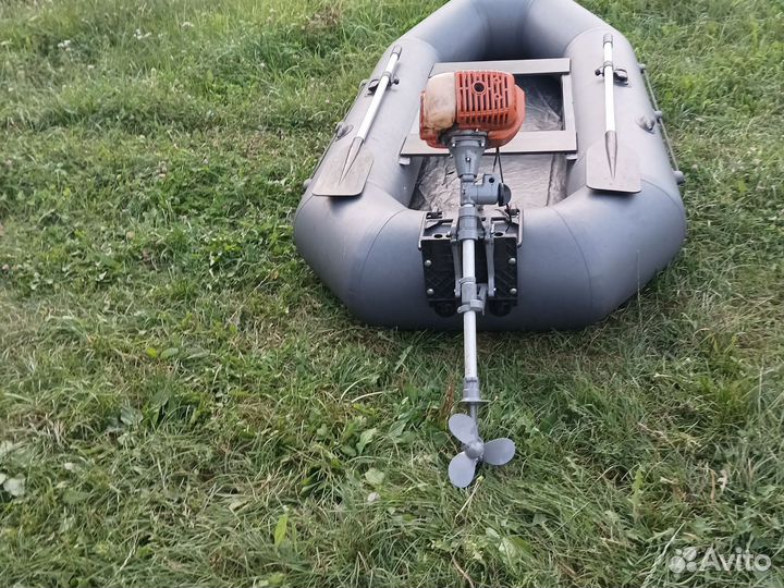 Лодка с мотором