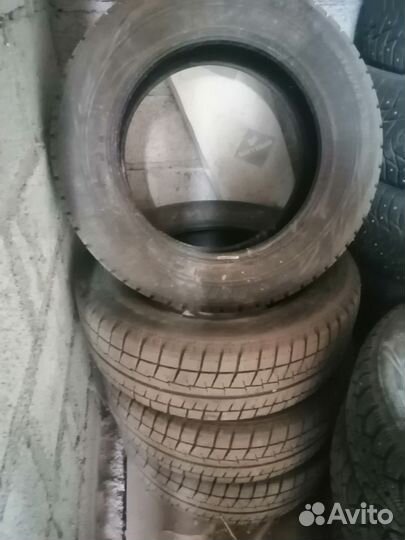 Bridgestone Blizzak Revo GZ 215/60 R16