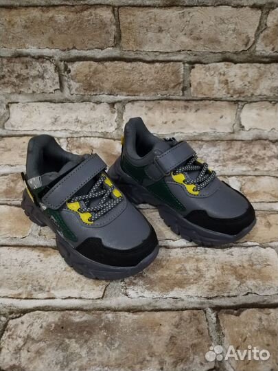 Кроссовки на мальчика 27