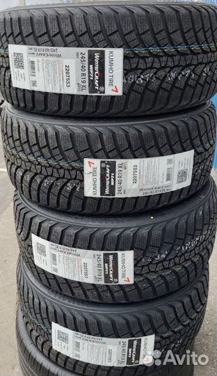 Kumho WinterCraft WP71 245/40 R19 и 275/35 R19 98V