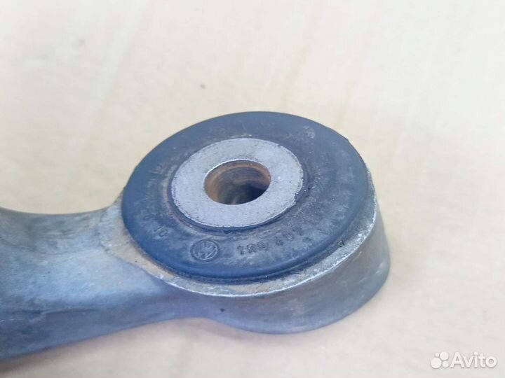 Рычаг передний левый Volkswagen Passat B6