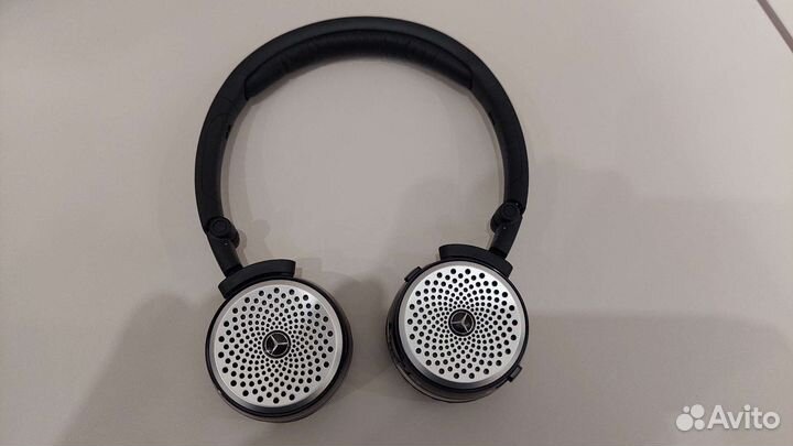 Беспроводные наушники от mercedes