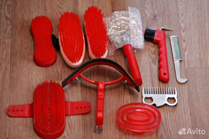 Щетки для лошади