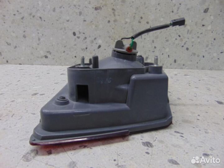 Фонарь задний внутренний правый Honda Civic 4D 200