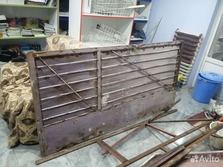 Дверь железная