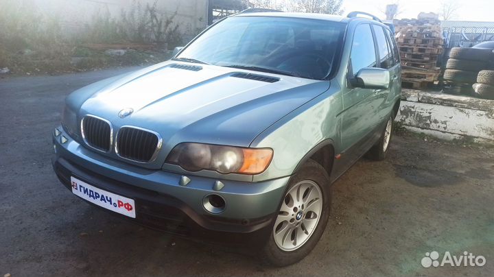 Стекло двери передней левой BMW X5 (E53) 513284025