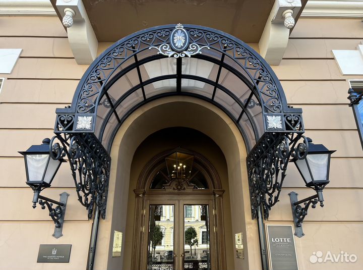 Кованый козырек