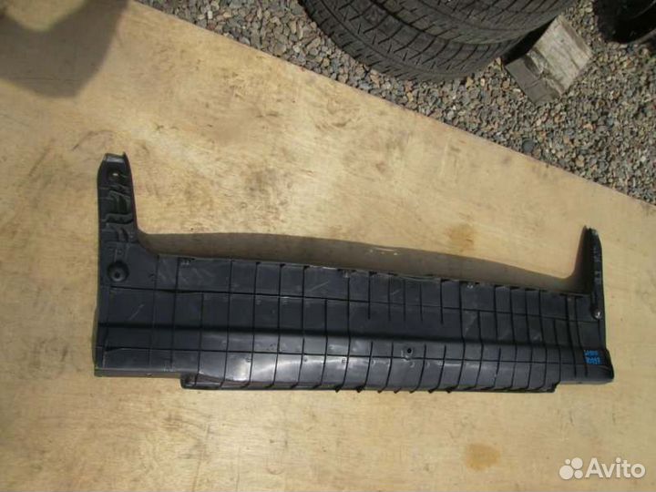 Накладка замка багажника Toyota Mark Ii GX100